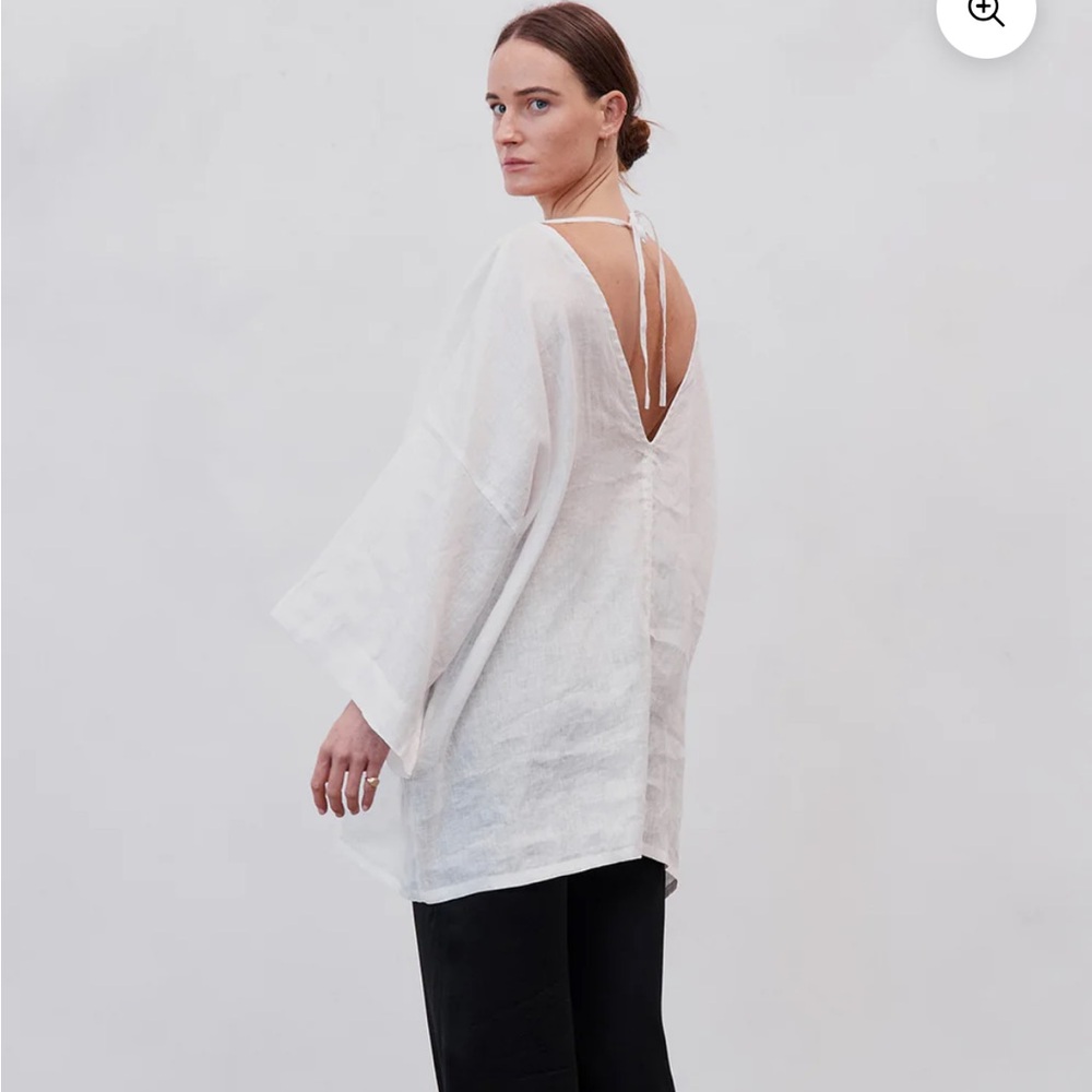 Unik White V-Neck Tunic - Picture 3 of 12
